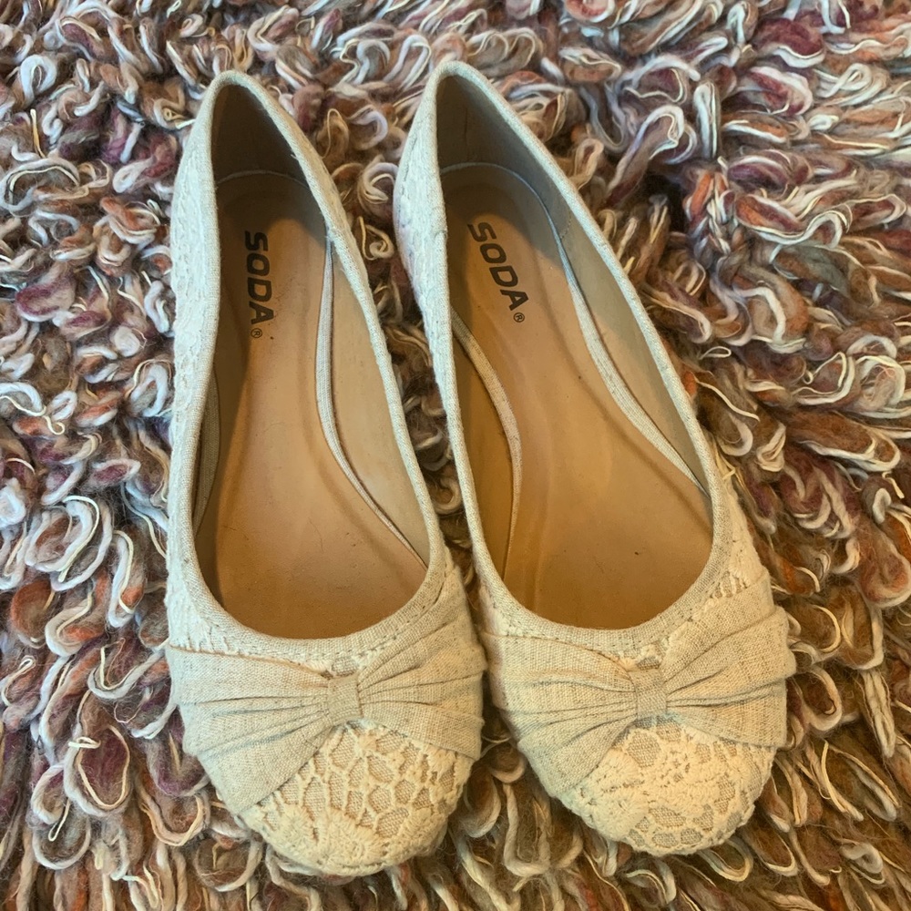 SODA Canvas/Lace Flats NWOT